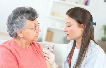 Vaccination et personnes âgées : affections et recommandations vaccins pour senior