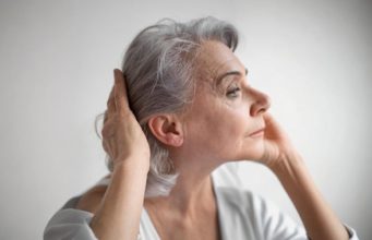 Chute de cheveux chez les seniors
