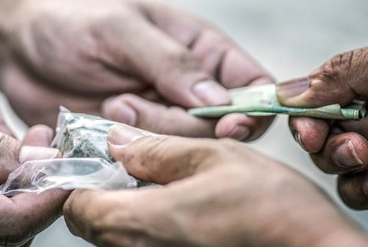 seniors accros aux drogues